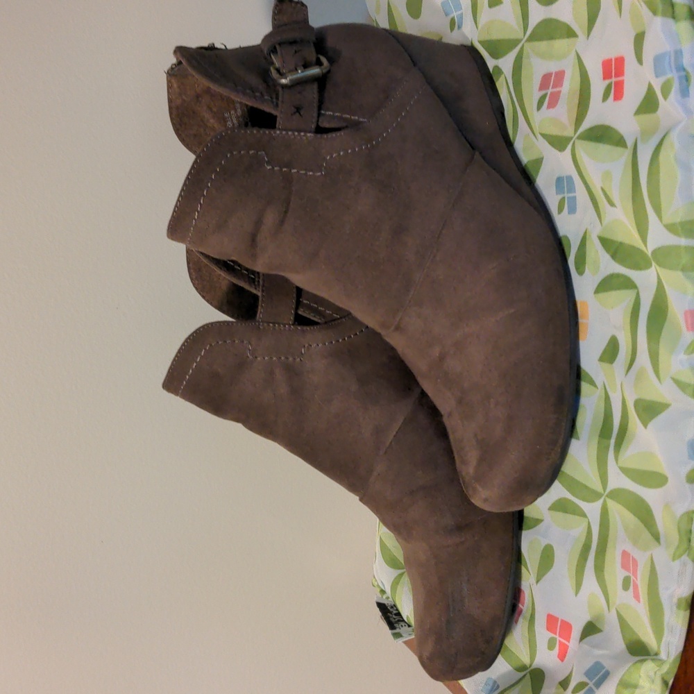 Hokus Pokus Ankle Wedge Booties